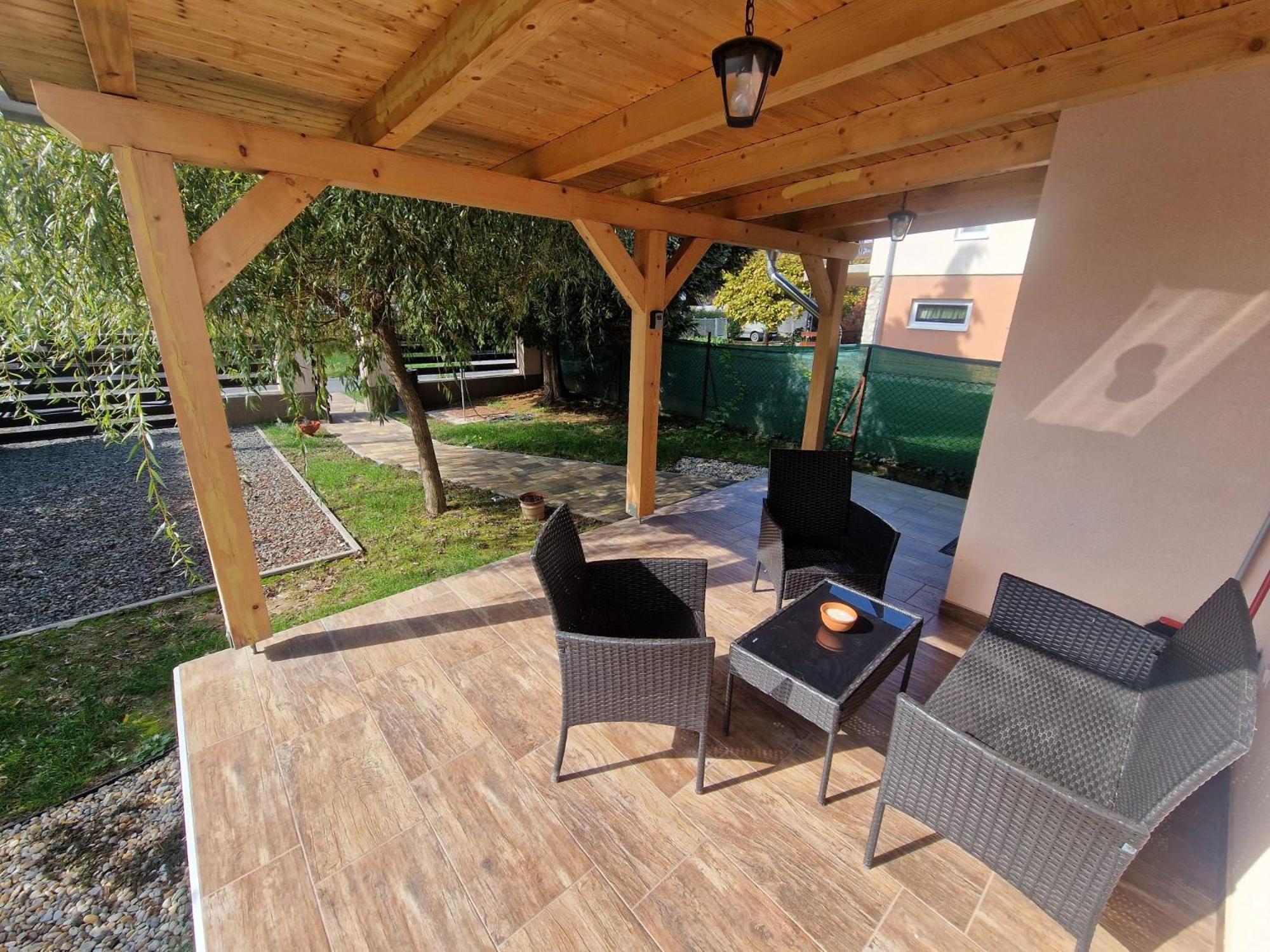 Pipacs Apartmanház Harkány Exterior foto